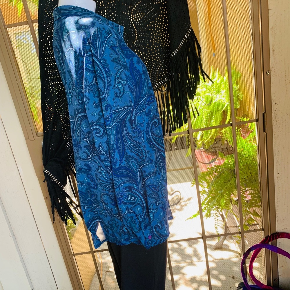 Beautiful blouse - Picture 6 of 8
